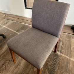 Dining Table And 4 Chairs 