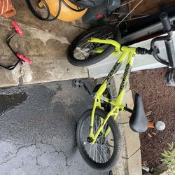 Bike With Training Wheels 