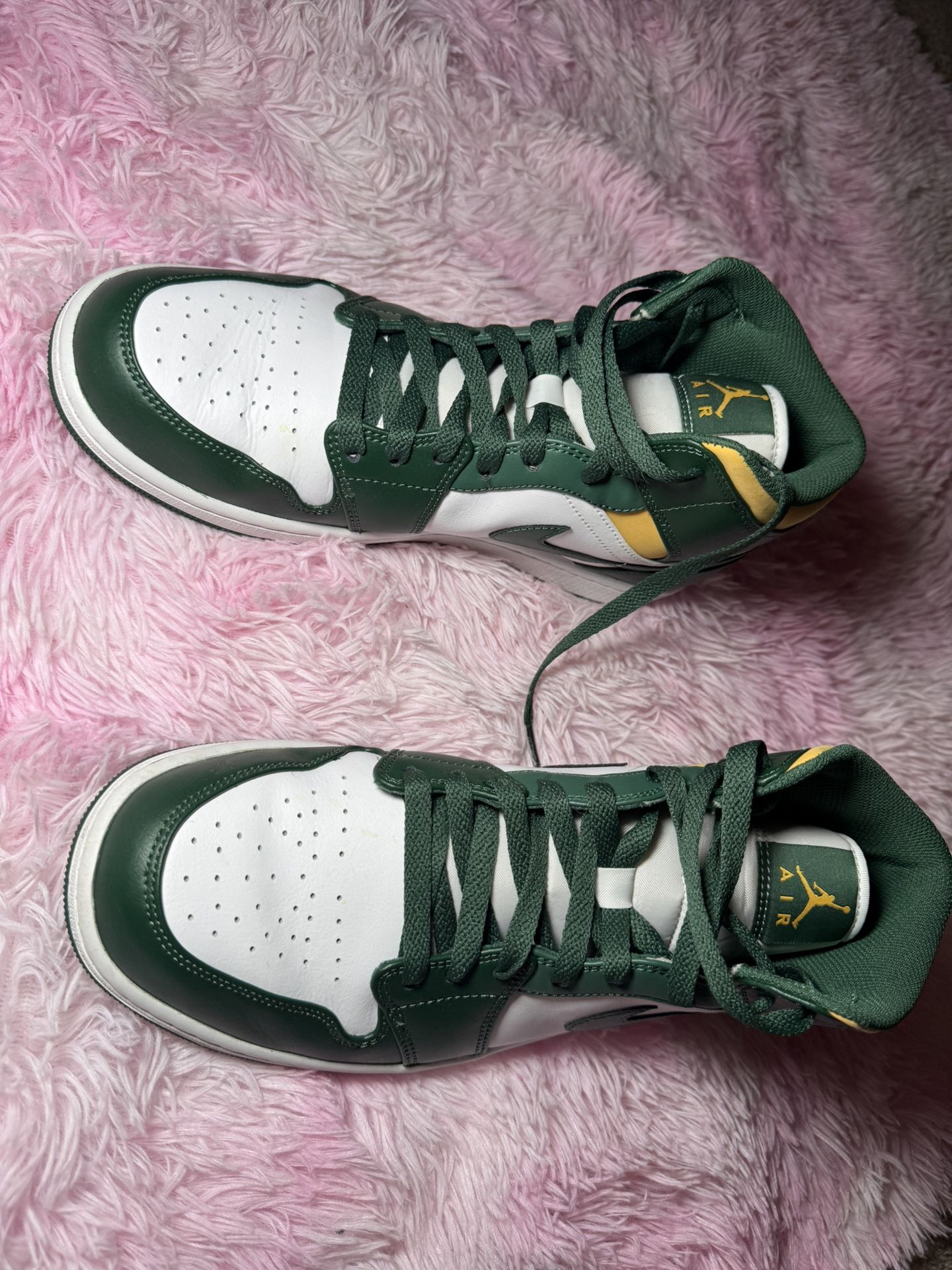 Jordan 1 Mid Sonics