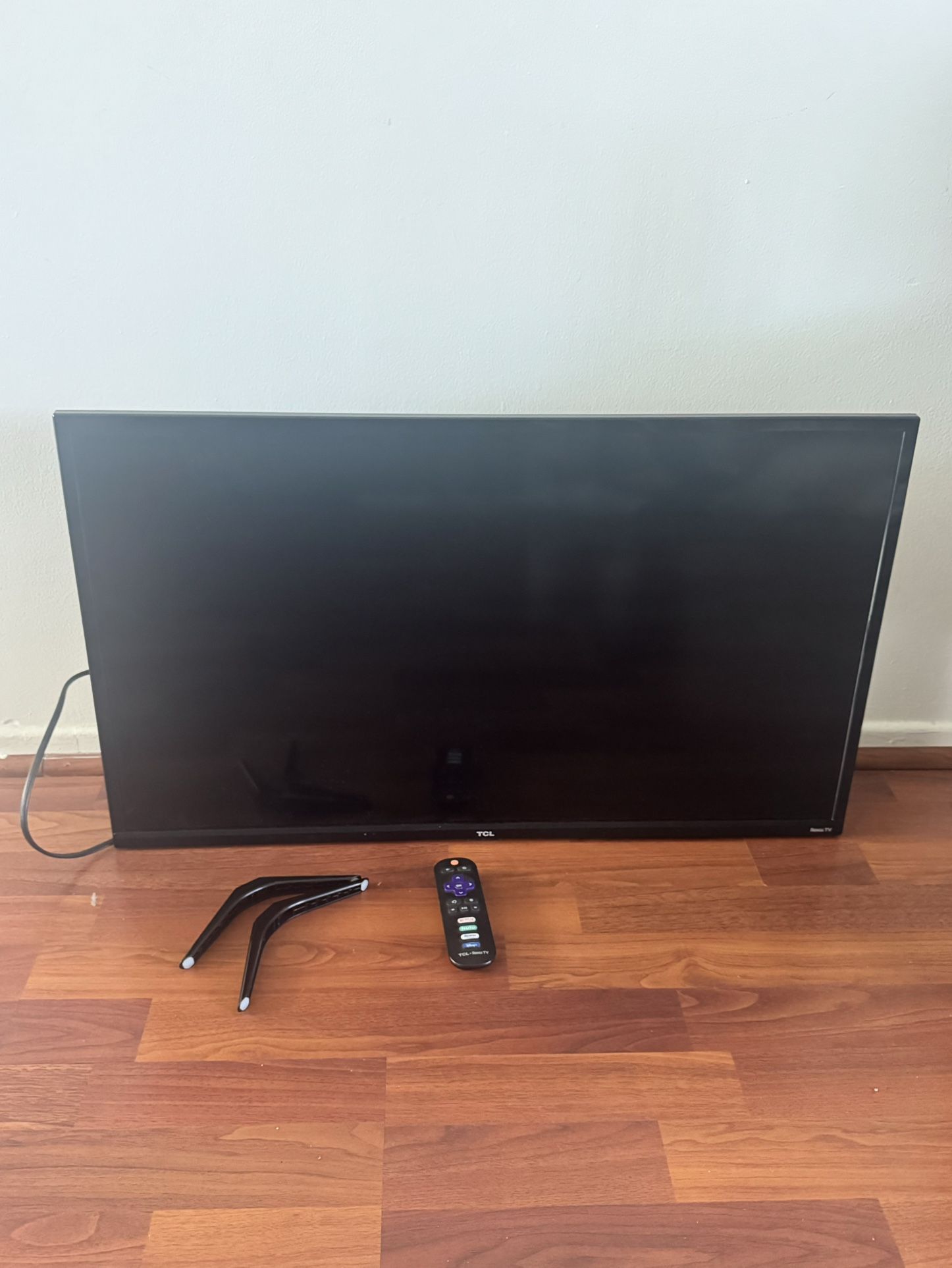 TCL 32" Roku Smart TV