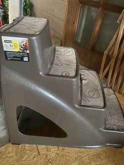 Stair dog