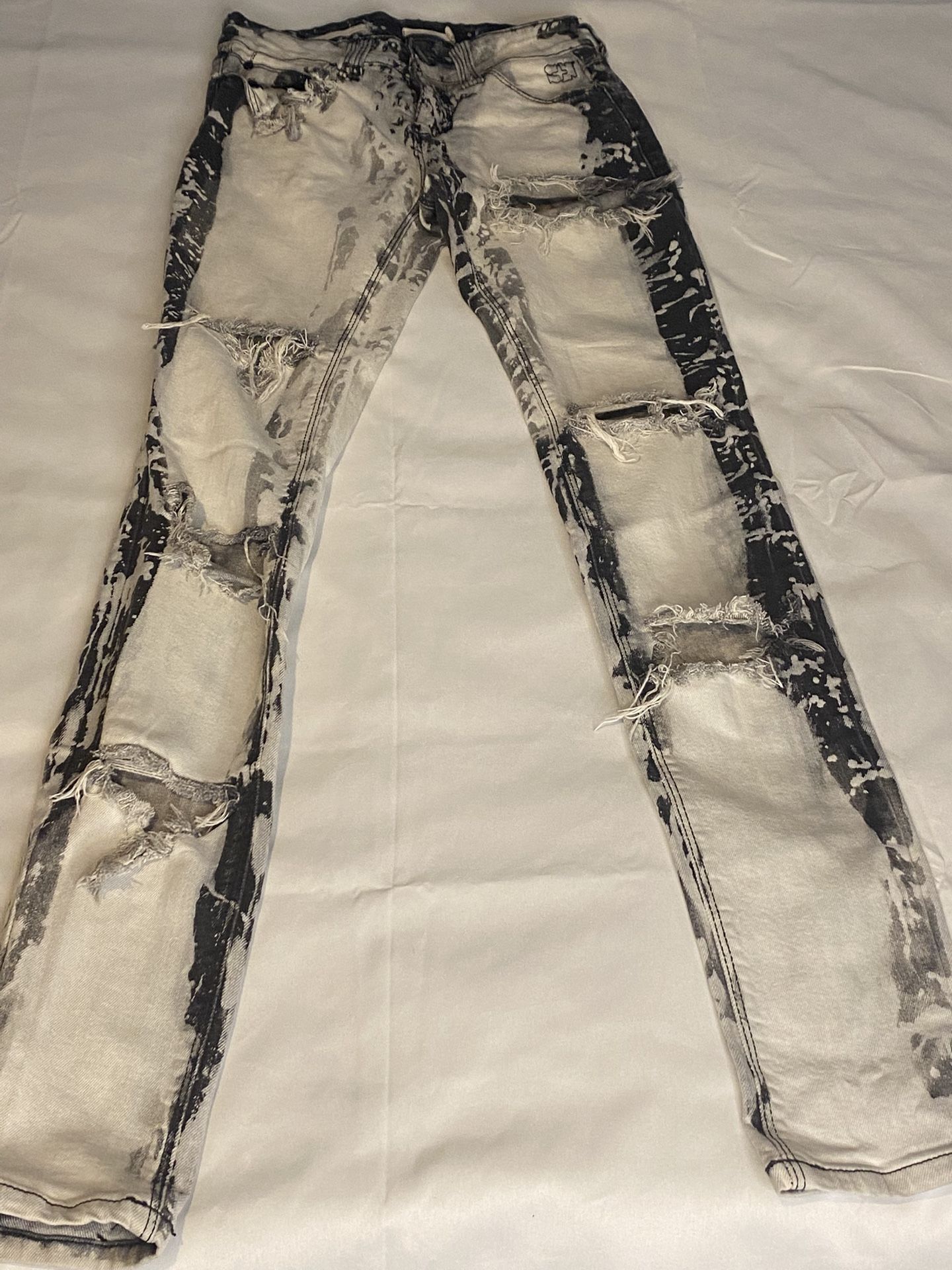 Woman High-Rise Skinny Jeans by Silence & Noise. L 32 W 24