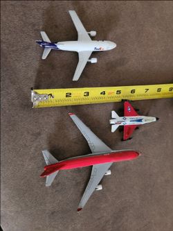 Lot of 3 Die-Cast Toy Airplanes as is