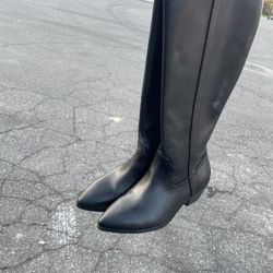 NEW BLACK BOOTS