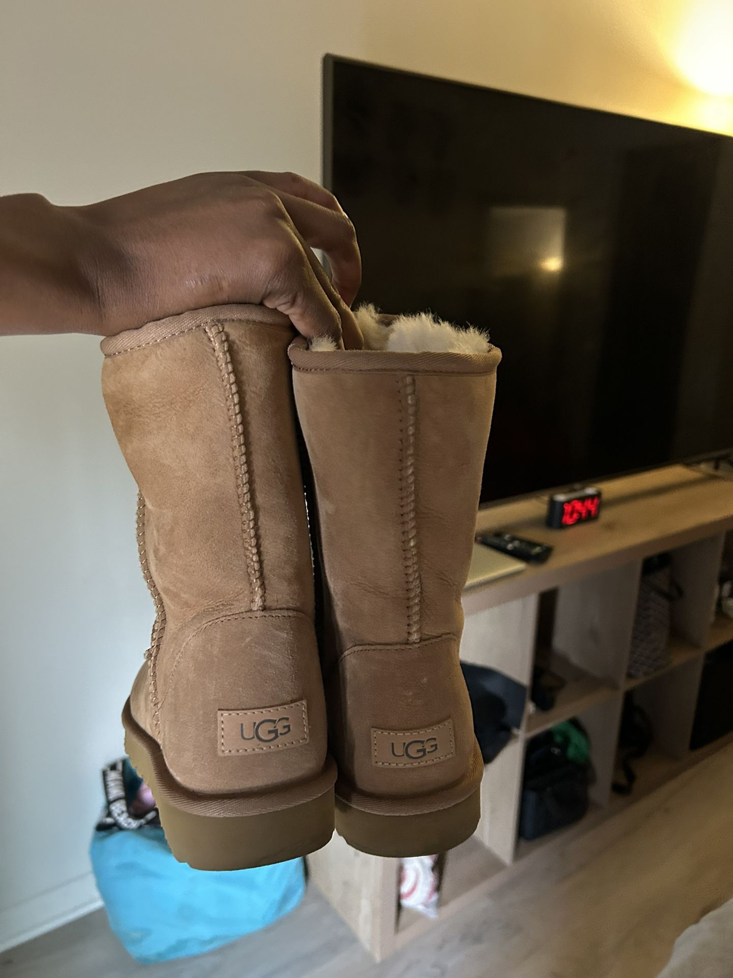 BROWN UGGS 🤎