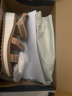 Women’s shoes