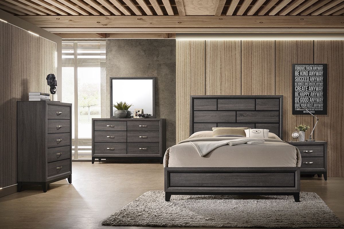 Queen Bed, 1 Night Stand, Dresser And Mirror