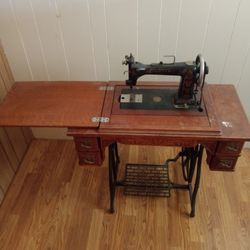 Antique Wheeler Wilson W9 Sewing Machine 
