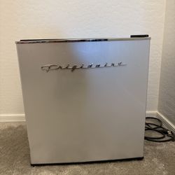 Fridgidaire mini Fridge