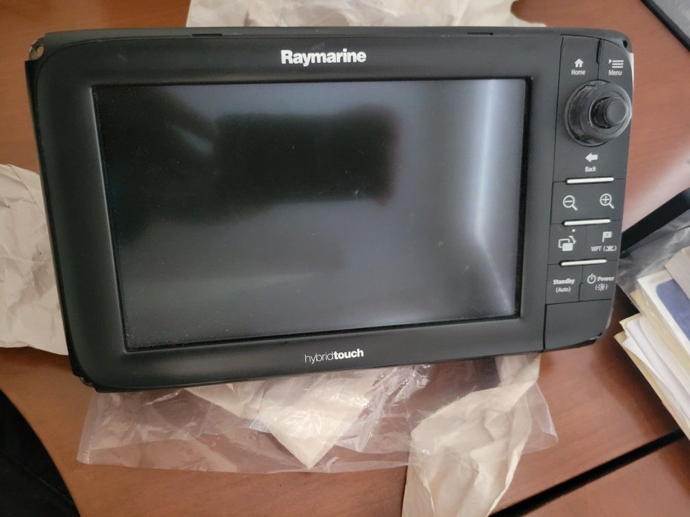 Raymarine Hybrid Touch screen E70022 with Transducer