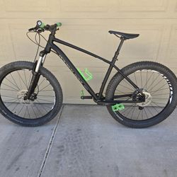 SPECIALIZED FUSE MOUNTAIN BIKE, 1X10, DROPPER POST,  TUBELESS TIRES/RIMS (LARGE FRAME)