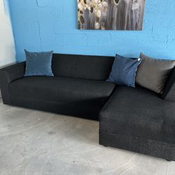BLACK SECTIONAL SOFA - SILLON
