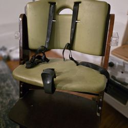 Abiie Beyond High Chair In Mahoney Olive 