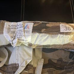 Wonderwall Cargo Shorts 