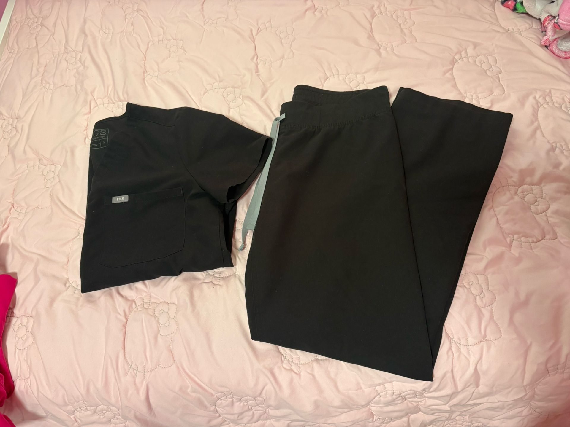 FIGS Scrubs Set