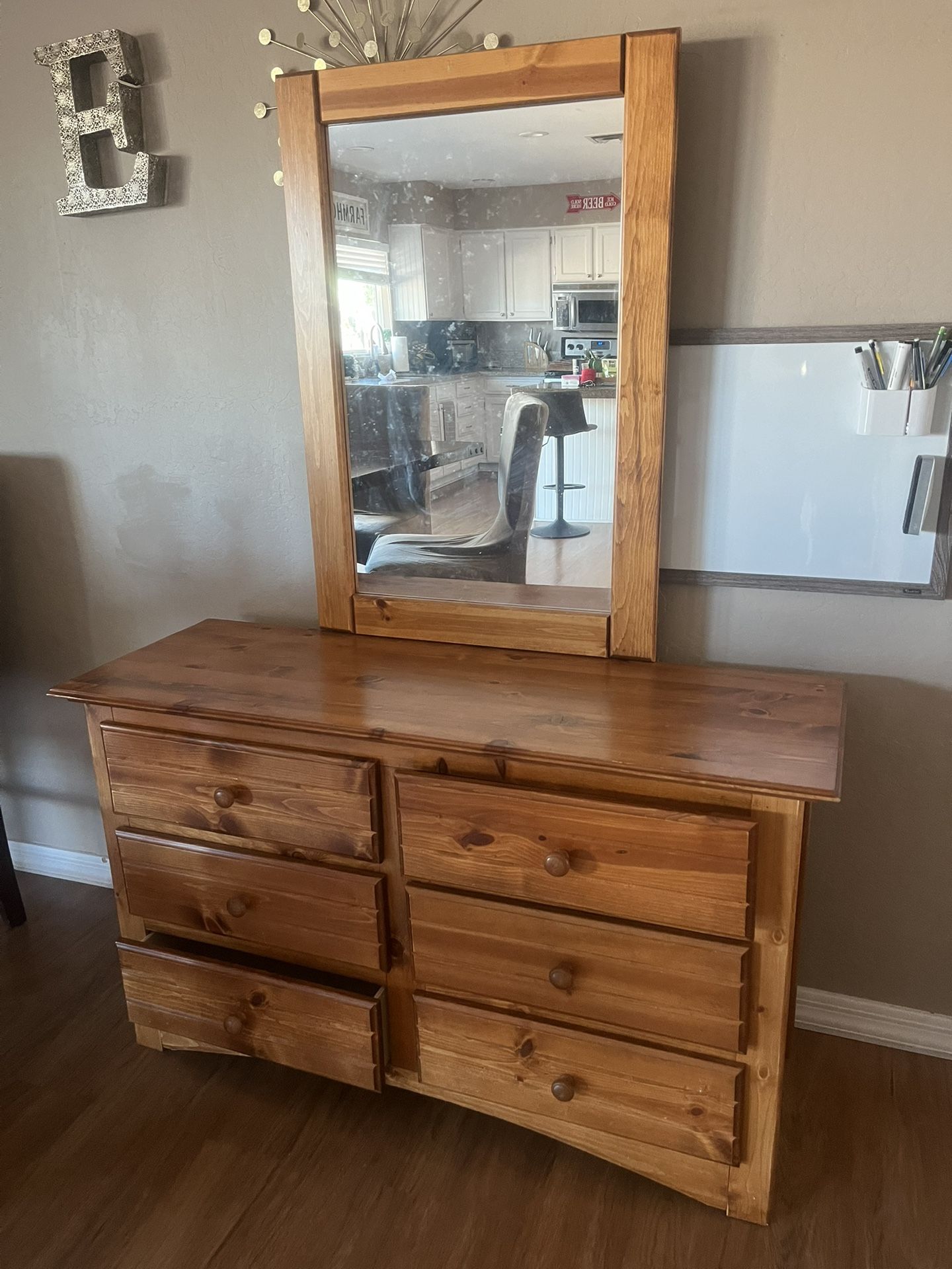 Dresser With Mirror
