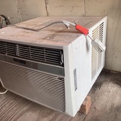 Window AC Unit 