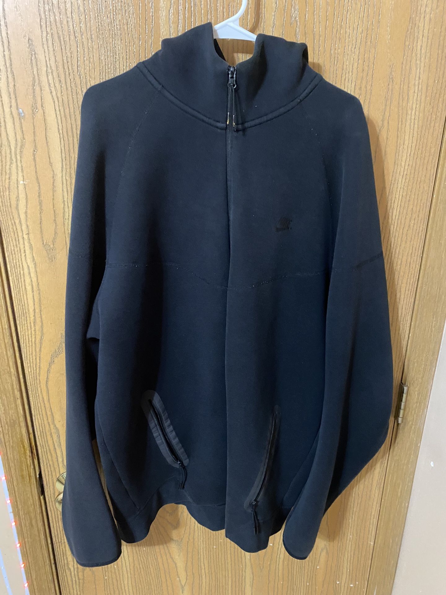 Men’s Nike Tech Fleece (GOOD CONDITION)