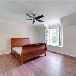 Queen bed + Box Spring + Mattress
