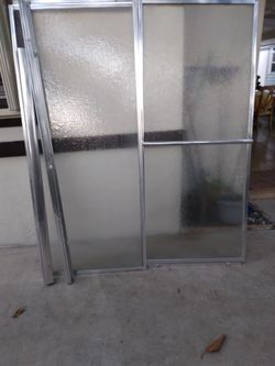 Shower doors great condition