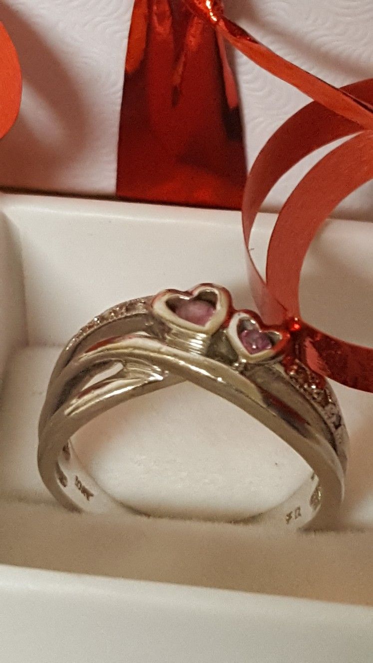 Beautiful Vintage Ring 10k Real White Gold Amethyst stone and Diamonds Heart style 3.09grs Size 5