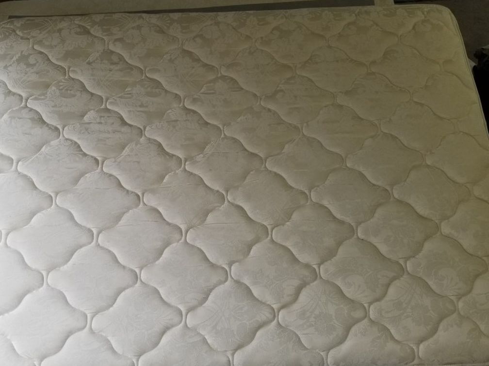 Queen Mattress And Box spring Very Clean