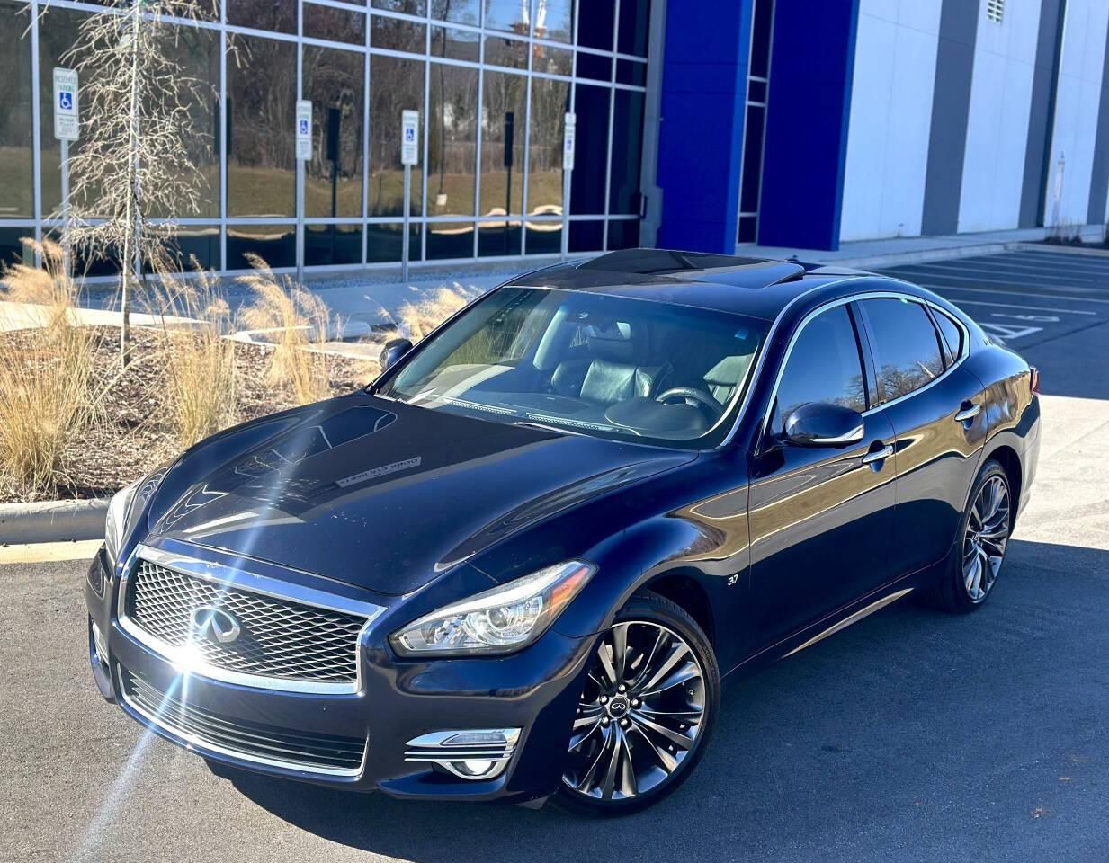 2017 INFINITI Q70