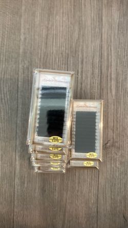 🆕 NEW Professional Volume Eyelash Extensions – 7 Boxes