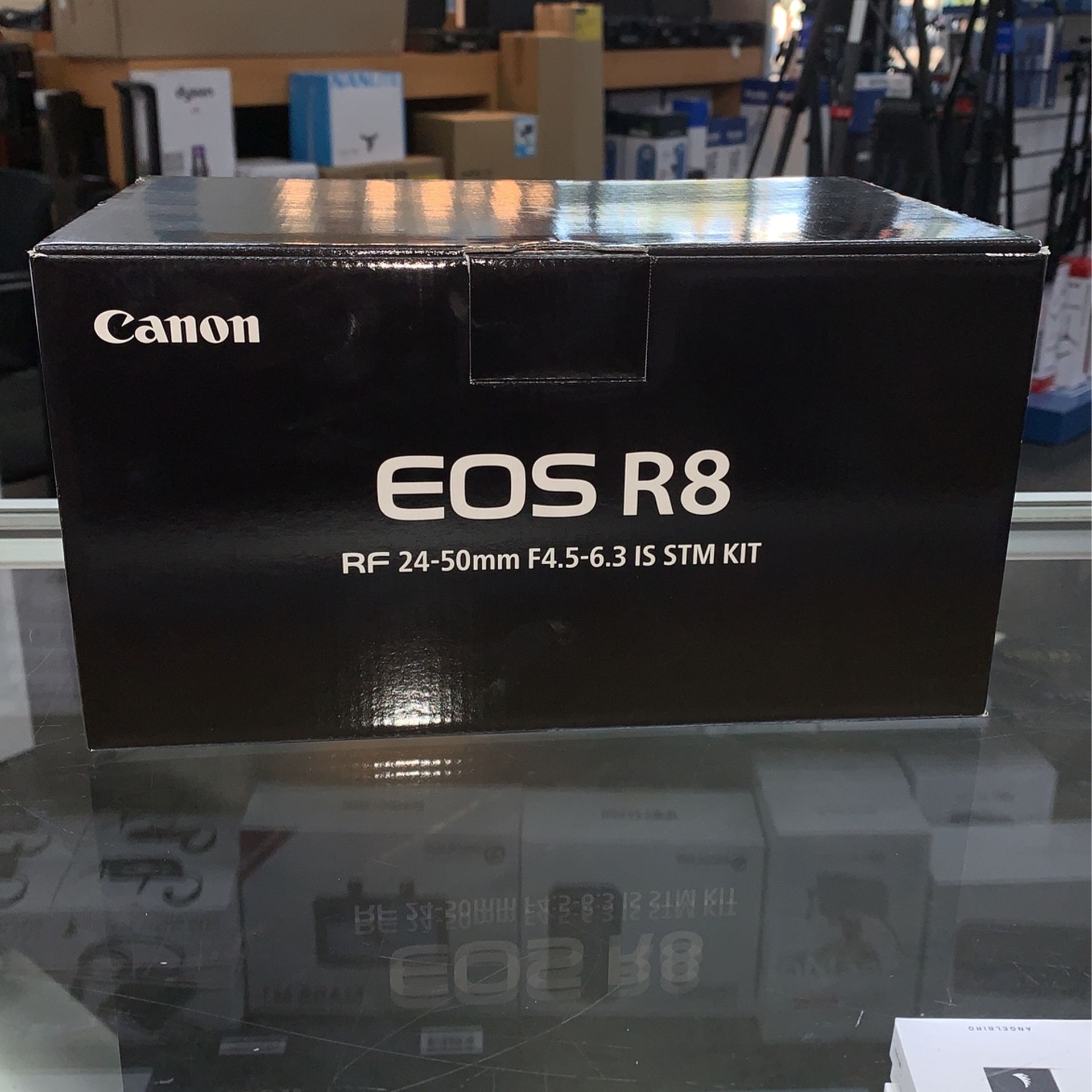Canon EOS R8 Kit W/ 2450mm Lens. **Financing Available** for Sale in