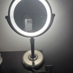Mirror With Light 