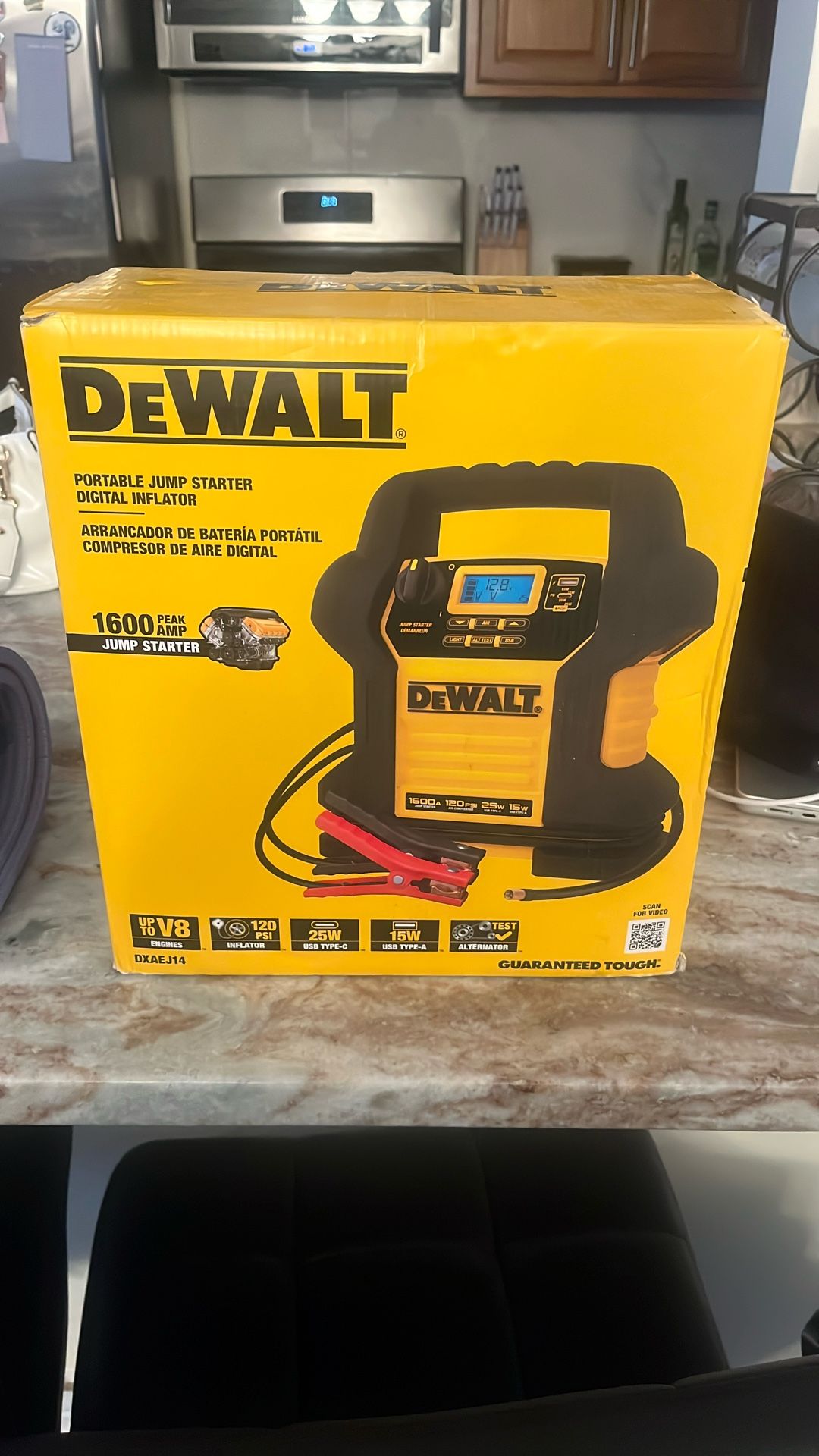 Dewalt Portable Jump Starter 