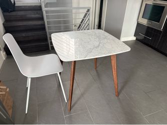 Article Table + 2 White Chairs – Like New