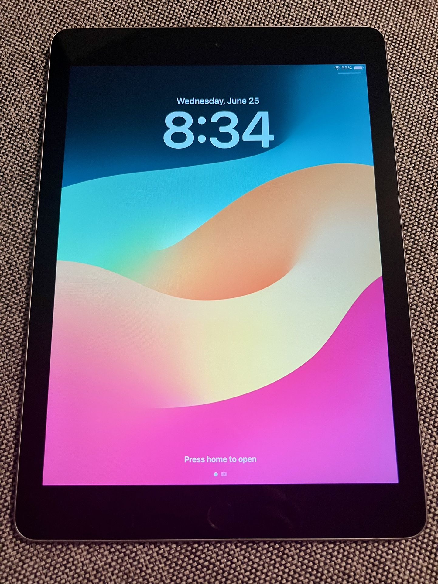 Apple iPad 6th Generation – 32GB – Black/Silver (Model MR7F2LL/A) Wi-Fi With Charger And Case