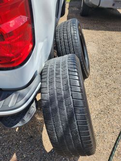 Vendo  un par de llantas medida son  275/55/R20