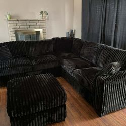 New Sectional Couch with Ottoman! Free Delivery 🚚! 