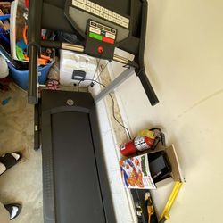 Gold's Gym Trainer 430i Treadmill
