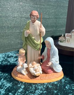 Home Interiors and gift. Porcelain Collectible Holy Family Nativity Scene Figurine.