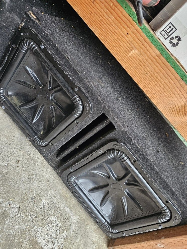 Dual 12" Kicker Subwoofers