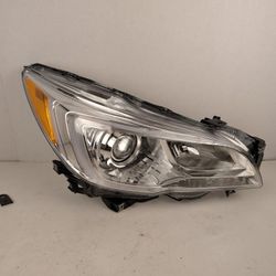 New, 2015 - 2017 Subaru Legacy Halogen Right Passenger Side Headlight OEM 84001AL00A
1 Broken tab
