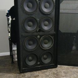 400 $ AMPEG  CABINET BASS AND GUITAR 8X10  SPEAKERS 400- 800 WATTS. RMS  