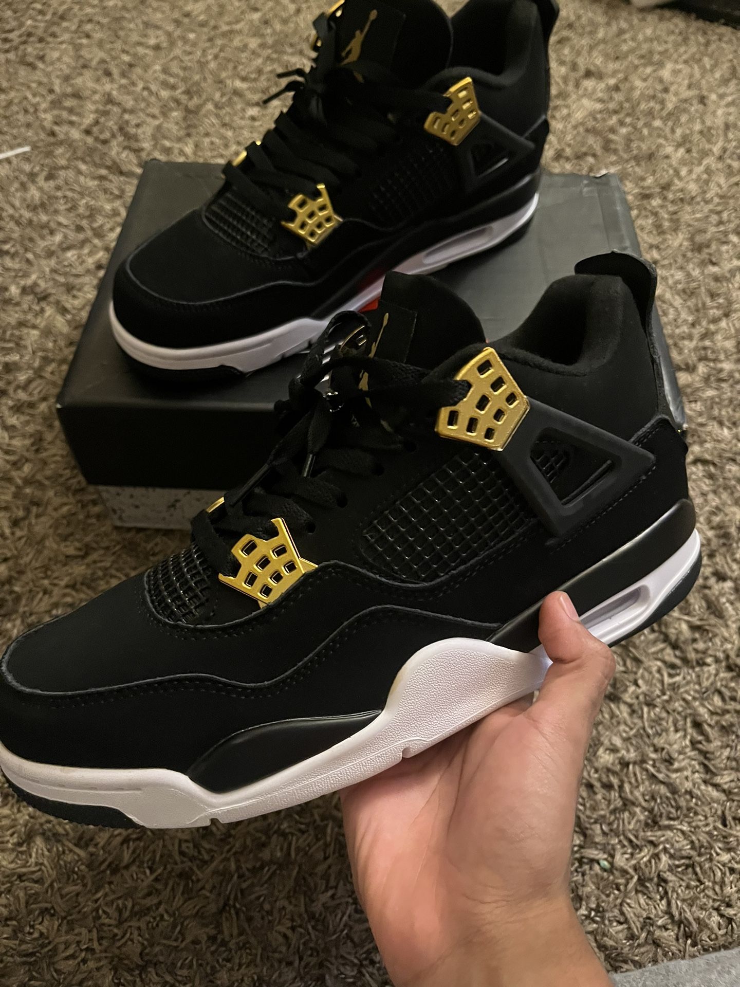 Jordan 4 Retro Royalty