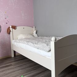 Twin Bed 