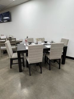 7 Pc Dining Table Set
