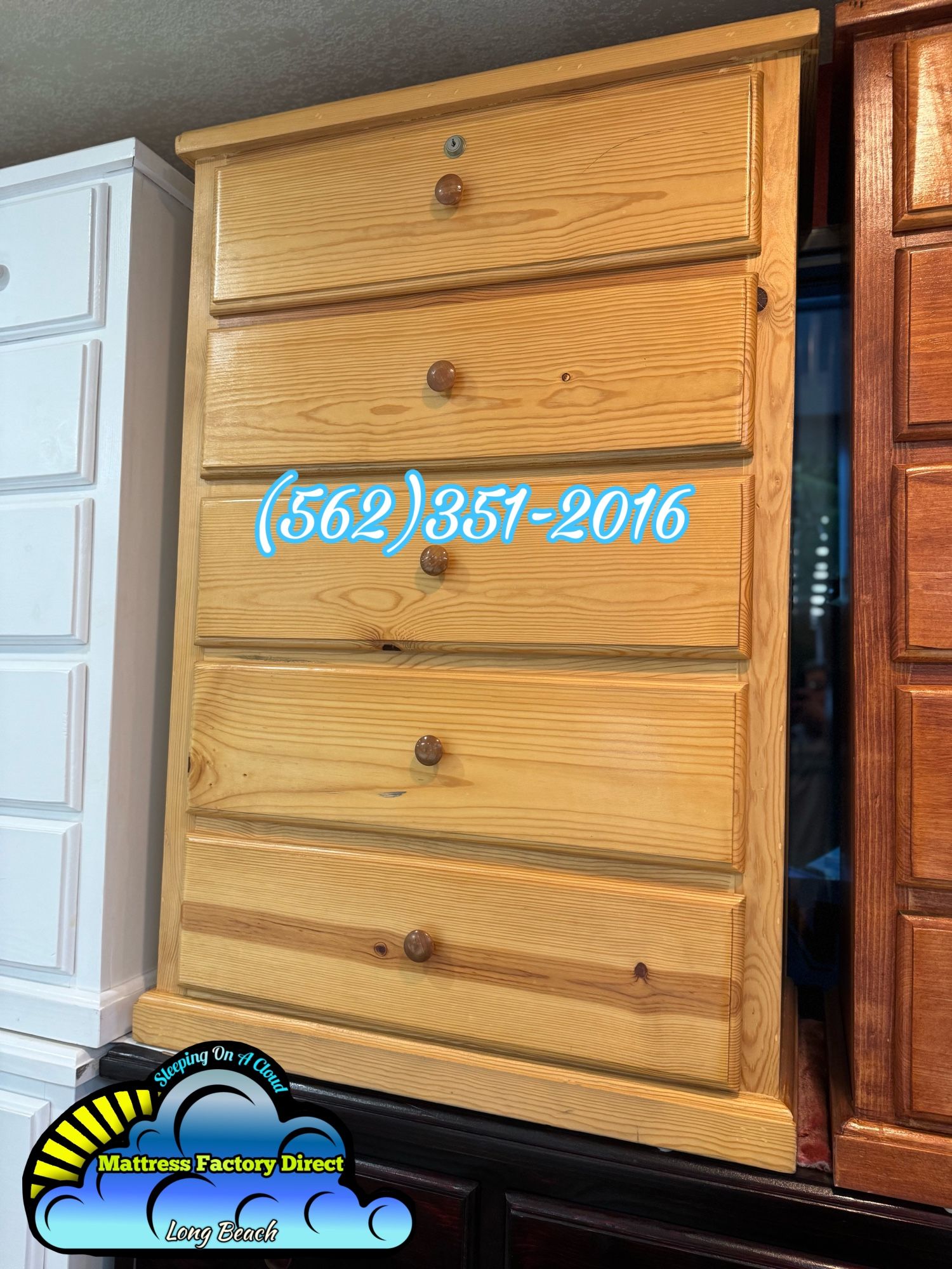 Oakwood Dresser With Lock -NATURAL