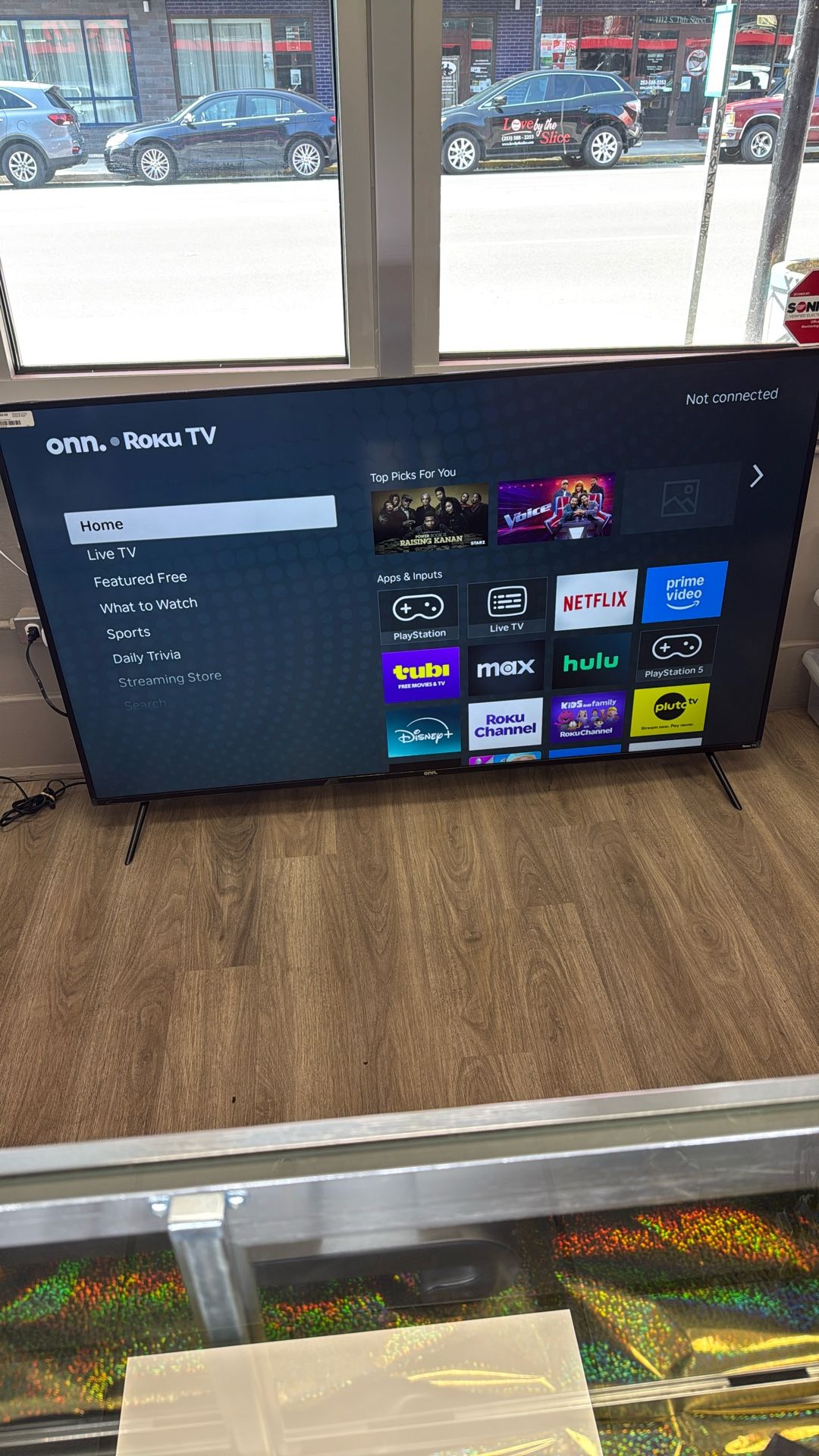 ONN 65INCH SMART TV WITH REMOTE MODEL # 100012587