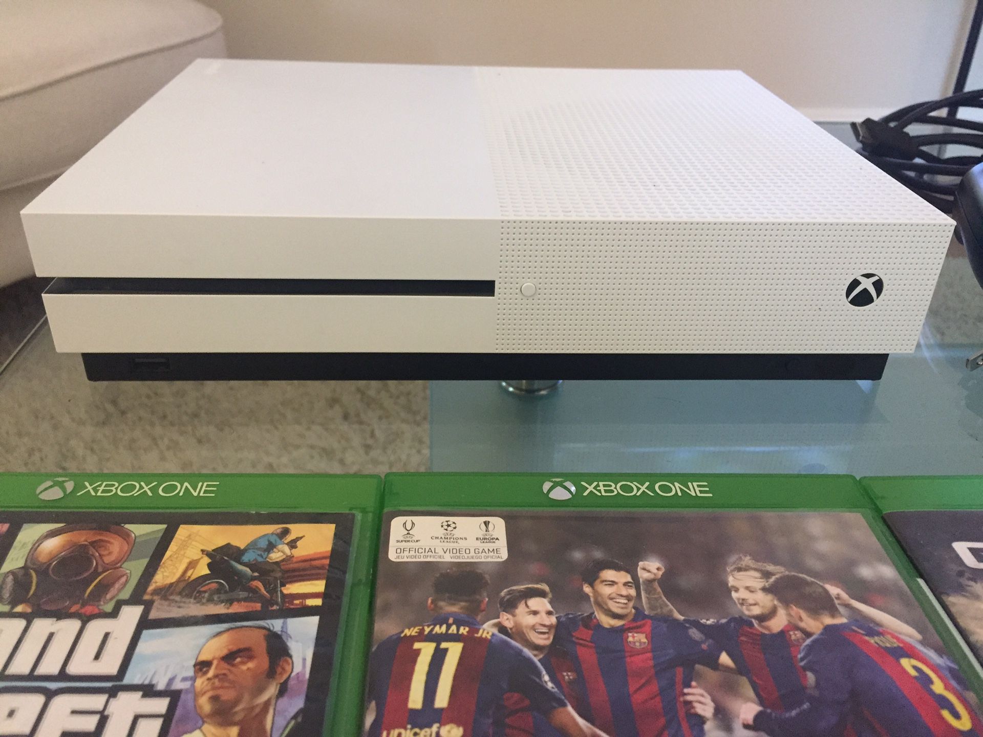 Make an offer Xbox One S and Games