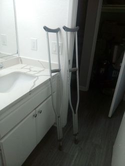 Adjustable Aluminum Underarm Crutches Pair