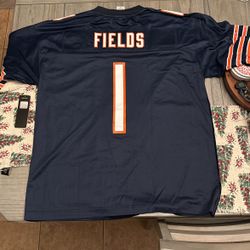 Large Justin Fields Chicago Bears Jersey  (NEVER WORN)