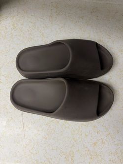 Black Yeezy slides size 12