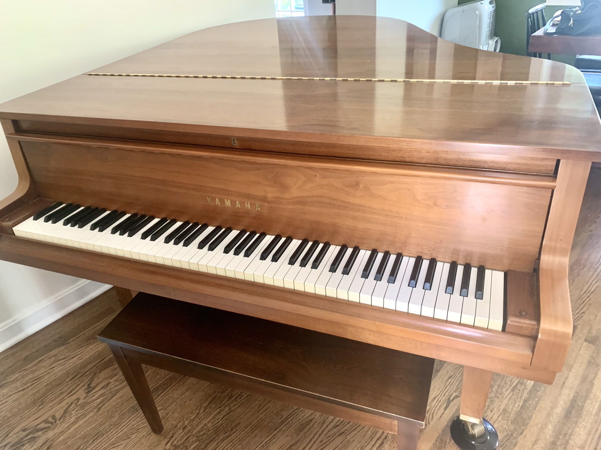 Piano - Yamaha G1, Made In Japan 1971